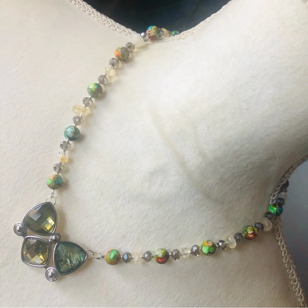Handcrafted genuine stone cal silica citrine bow tie pendant necklace